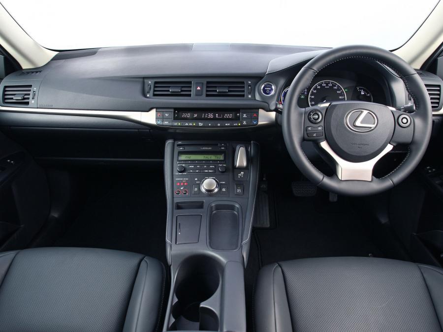  Lexus CT200h 2014 года  (ZA) (фото 8 из 13)